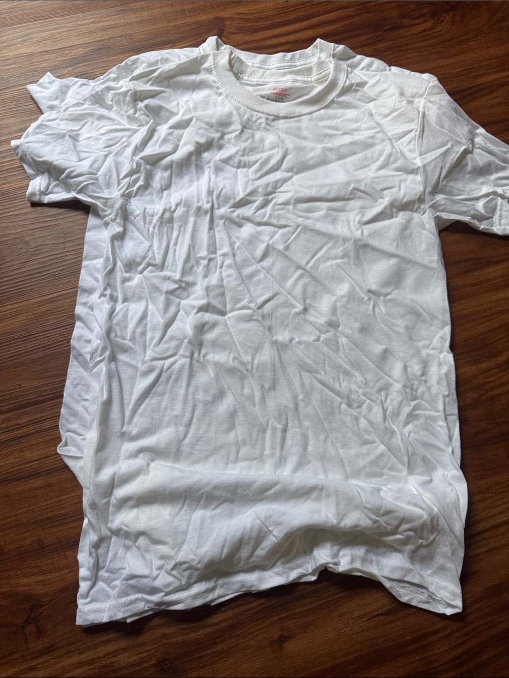 Multiple sizes: Hanes White ComfortSoft Crewneck T-Shirts